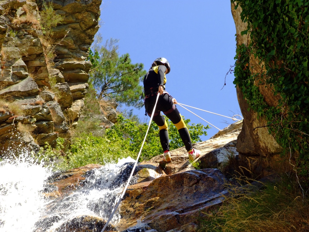 canyoning vacances riviere groupe famille