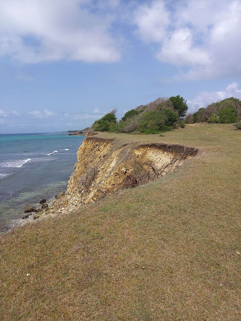 zone 3 - érosion falaise de Ste Anne en Guadeloupe